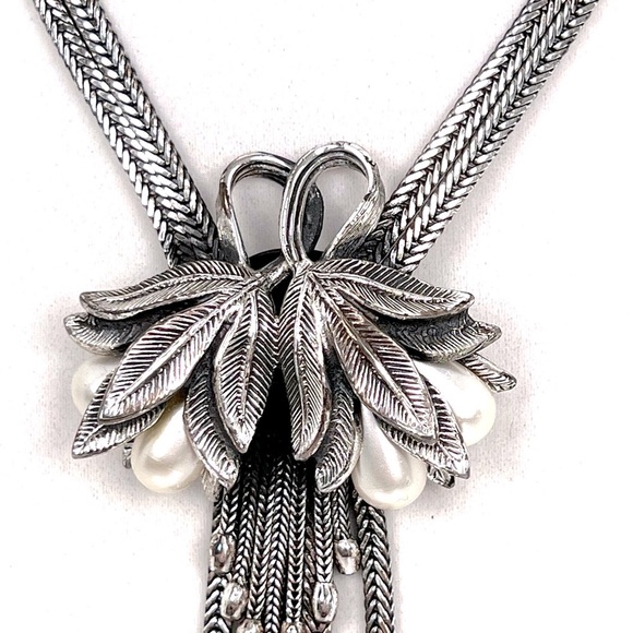 Vintage Art Deco pearls silver tone necklace